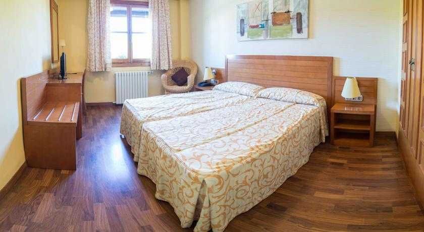 Hotel Montaña De Rubielos+Bilhete Dinópolis