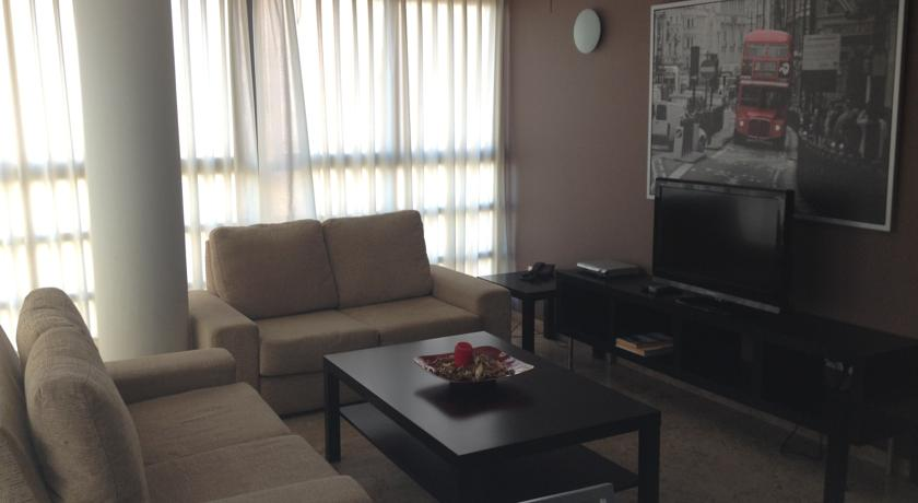 Apartamentos Plaza Picasso con Traventia