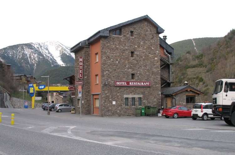 Gaspa Hotel+Entrada Única Naturlandia + Parque de Animales 1 día