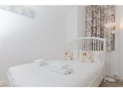 Bright 1BR Main Door, Festival, Apartment for 3