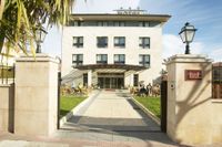 Hotel Urban Loiu+Entradas Athletic Club de Bilbao VS Las Palmas - Long Side Ring 2