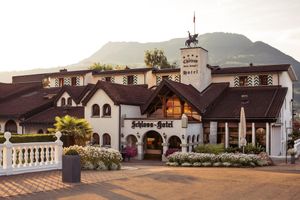 Schloss-Hotel – Swiss-Chalet Merlischachen