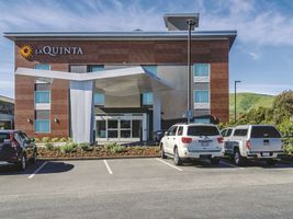 La Quinta Inn & Suites by Wyndham San Francisco Airport N