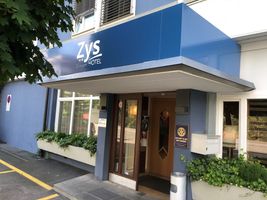 Zys Hotel