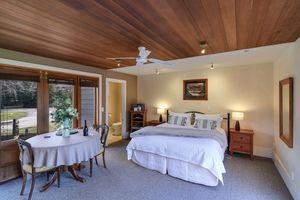 Manata Lodge Luxury Serviced Apartments