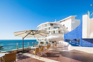 Sesimbra Oceanfront Hotel