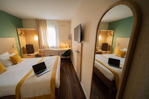 Hotel Kyriad Lyon Est - Bron Eurexpo Le Cottage