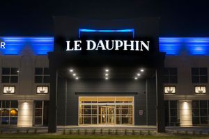 Hôtel & Suites Le Dauphin Drummondville