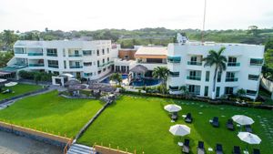 Artisan Family Hotels And Resorts Playa Esmeralda