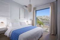 Xenia Residence & Suites