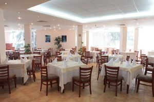 Luna Beach Hotel