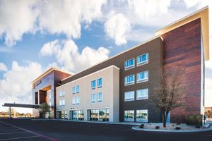 La Quinta Inn & Suites by Wyndham Lubbock South