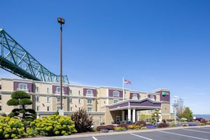 Holiday Inn Express And Suites Astoria by IHG