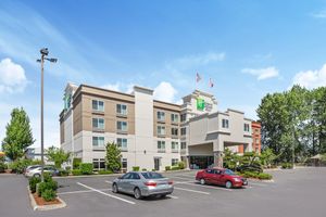 Holiday Inn Express & Suites Tacoma by IHG