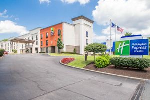 Holiday Inn Express and Suites Albany Airport- Wolf Road by IHG