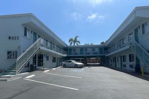 Super 8 by Wyndham Oceanside Downtown