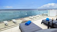 Blue Marina Suites Boutique Apartments+Entrada Ferry a La Graciosa - Ida y Vuelta