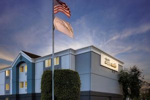 Sonesta Simply Suites Irvine East Foothill