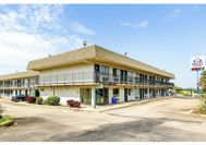 Home 6 by Townhouse Topeka KS I 70