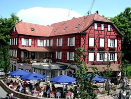 Hôtel La Maison Rouge