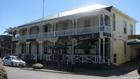 Raglan Harbour View Hotel