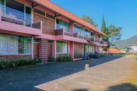 RedDoorz Syariah near Kopeng Treetop  Adventure