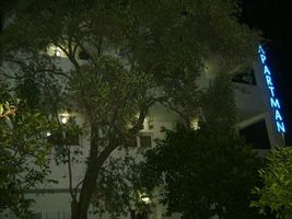 Lyon Apartments