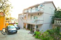 Guesthouse Apartments Čenić