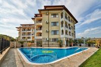 Toma's Residence - Front Beach