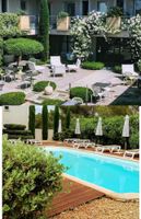Patio De Violette
