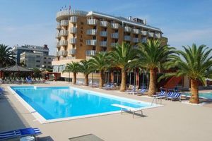 Hotel Maxim's