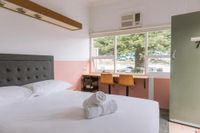 Black Swan Waterfront Motel