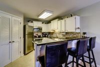 2 br 2 Bath! 1200 SqFt 1K, 2Q, 1Q, 1F pullout! Bikes & Beach Gear included